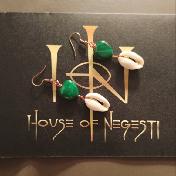 Malachite & Cowrie Shell Earrings by House of Negesti - Picture 4 of 5